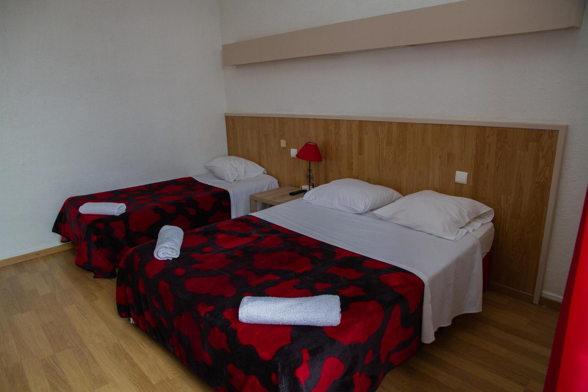 Hotel Durand Le Patio Алес Екстер'єр фото